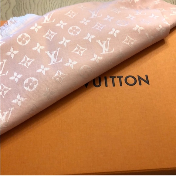 Louis Vuitton Accessories - LV monogram shawl Louis Vuitton